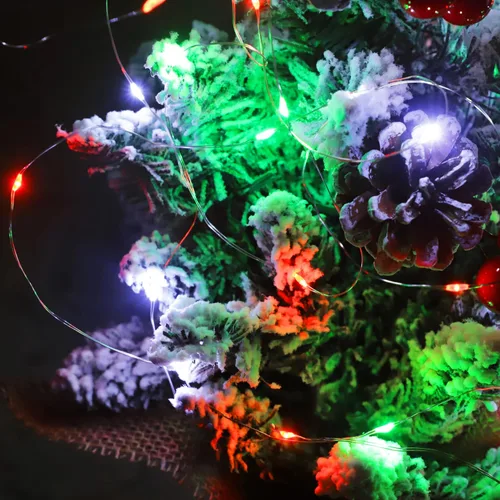 Vista 3 de Luces de cuerda de Navidad rojas, verdes y blancas de alambre de cobre, paquete de 2, total de 200 luces LED de hadas, luces parpadeantes