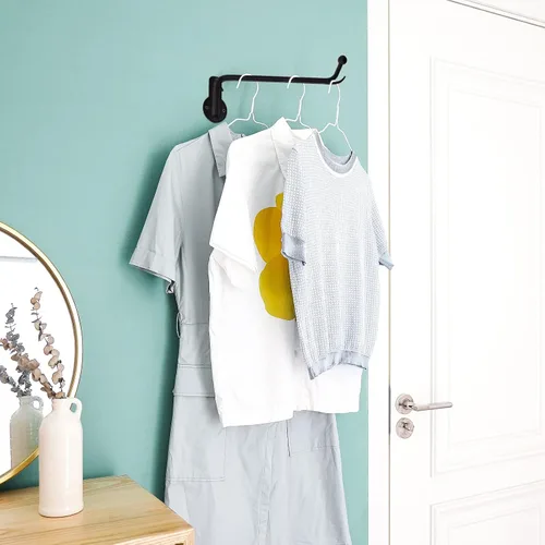 Vista 2 de Mkono Colgador de ropa para cuarto de servicio, montado en la pared con gancho de brazo oscilante y soporte de corbata de madera, percha
