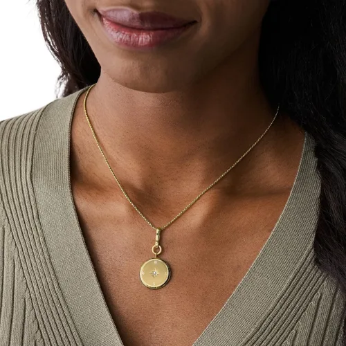 Vista 4 de Fossil - Collar con colgante de acero inoxidable en tono dorado para mujer