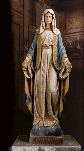 Vista 2 de 48 Estatua de Nuestra Señora de Gracia
