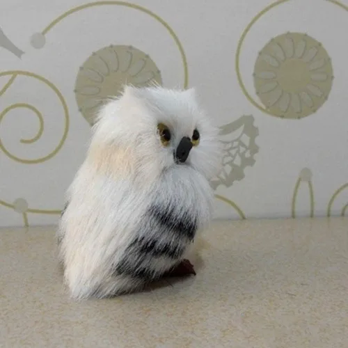 Vista 6 de DULRLLY 5 adornos de Navidad de búho de felpa, lindos animales peludos blancos y negros, adornos de bosque, piel sintética, búho, pájaros, adorno