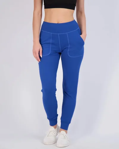 Vista 2 de Real Essentials Paquete de 3 pantalones deportivos con bolsillos para mujer, cintura alta, para entrenamiento, yoga, leggings atléticos cónicos