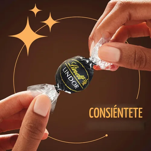 Vista 5 de Lindt Lindor - Trufas de chocolate extra oscuro 60 %, caramelo de chocolate negro con centro de trufa suave y derretida, ideal para regalar, 5.1