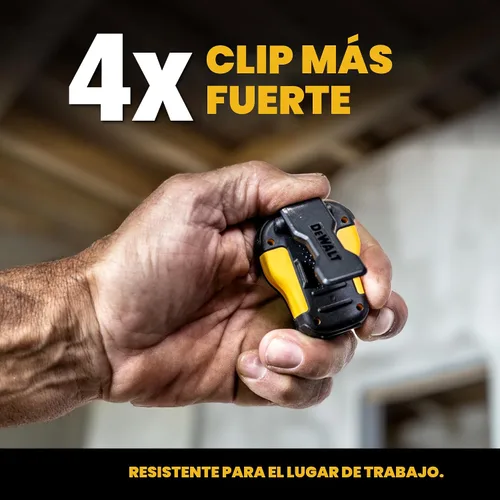 Vista 2 de DEWALT Paquete de altavoz Bluetooth portátil y funda protectora de alta resistencia, resistente al agua, altavoz inalámbrico con clip con micrófono