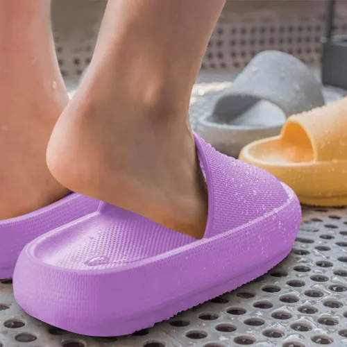 Vista 7 de Sandalias de nube para niños, niñas, niños, pantuflas de ducha y baño, cómodas pantuflas antideslizantes de suela gruesa para verano, zapatos