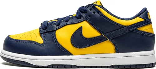 Vista 901 de Nike Kid's Dunk Low Sneaker