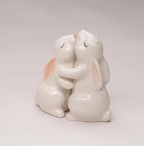 Vista 6 de Cosmos Gifts 21011 Hugging Rabbits Salero y pimentero Blanco