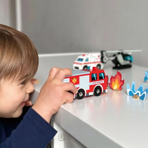 Vista 5 de Tender Leaf Toys - Vehículos de emergencia - 5 vehículos de rescate de madera con piezas móviles para niños y niñas - Gran regalo para los amantes
