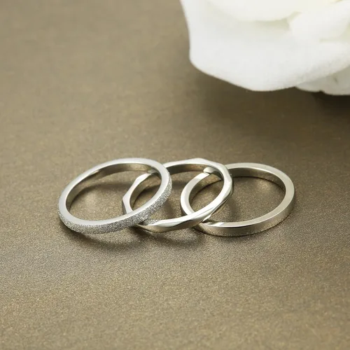 Vista 2 de JOERICA 3 anillos de compromiso de boda apilables de acero inoxidable de 0.079in para mujer