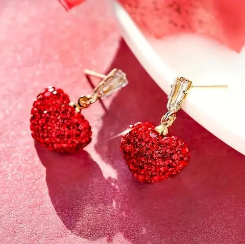 Vista 2 de Pendientes de San Valentín para ella, aretes de cuentas de diamantes de imitación de corazón rojo, camisas de atuendo para mujer, accesorios