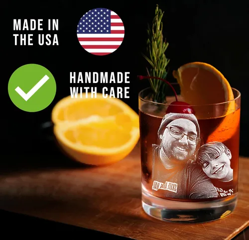 Vista 2 de Vaso de whisky grabado personalizado de 11 onzas, regalos personalizados para hombres, él, día del padre, imagen fotográfica grabada personalizada