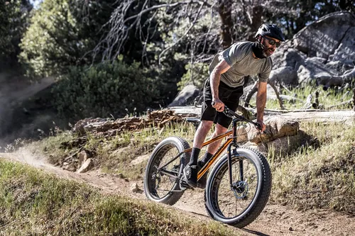 Vista 8 de Bicicleta de montaña de llantas gruesas Mongoose Argus Trail o ST, bicicleta de 20, 24 o 26 pulgadas para niños y adultos, 7 o 16 velocidades