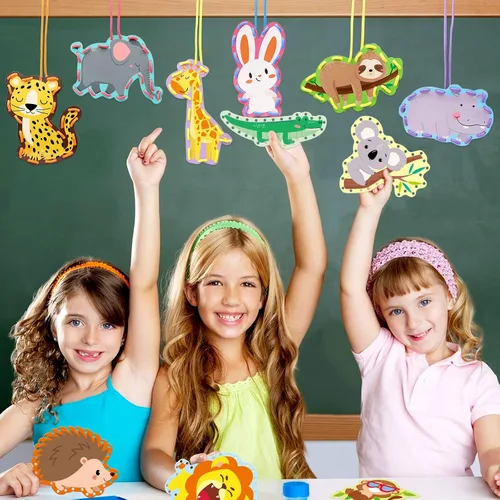 Vista 6 de Paquete de 12 tarjetas de encaje de animales de la selva, kits de costura para niños, león, animales salvajes, cartón, tarjetas de costura de doble
