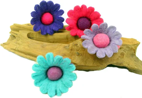 Vista 2 de Hadas de flores coloridas de fieltro a mano - Juego de 4 - Global Groove