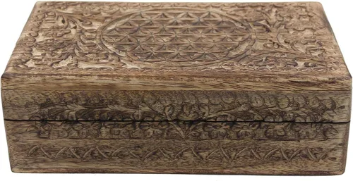Vista 4 de DharmaObjects Caja de almacenamiento de madera tallada a mano con flores de la vida (natural, grande)
