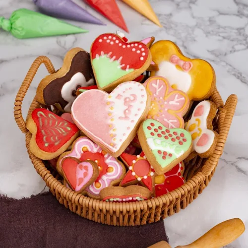 Vista 6 de Juego de 5 cortadores de galletas pequeños de acero inoxidable en forma de corazón para niños, fiesta de cumpleaños