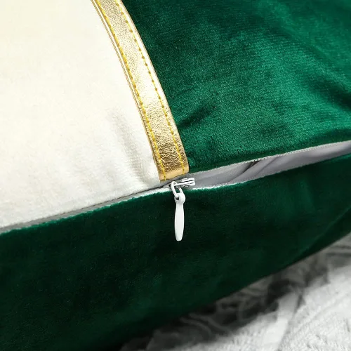 Vista 6 de OTOSTAR Juego de 4 fundas de almohada de terciopelo suave de 18 x 18 pulgadas, fundas de almohada decorativas modernas de cuero dorado a rayas