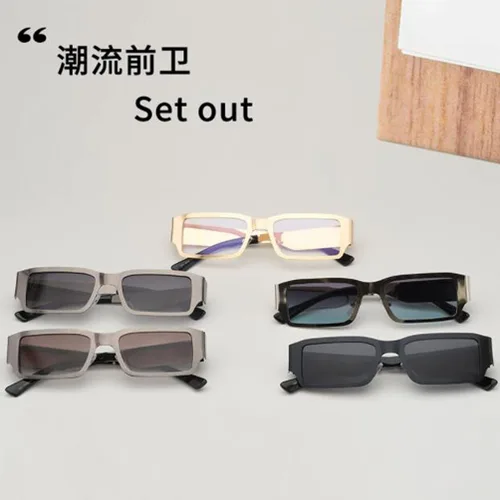Vista 2 de Weloveushop Gafas de sol cuadradas de acero con montura pequeña, de metal, con personalidad, hip-hop, anti-UV, marco negro, copos grises