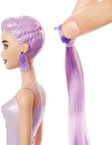Vista 3 de Barbie Muñeca y accesorios de revelación de color, serie Shimmer, 7 sorpresas, 1 muñeca (los estilos pueden variar)