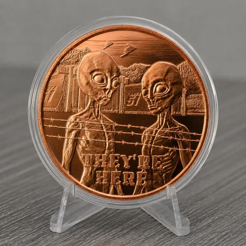 Vista 3 de Aliens They are Here Area 51 Moneda redonda coleccionable de cobre 999 de 1 oz (1.535 in) en cápsula - COA by Heavenly Metals Están aquí