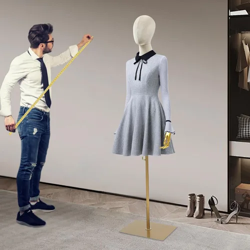 Vista 4 de Forma de vestido femenino con brazo dorado, cuerpo de terciopelo de maniquí con soporte de metal, torso de exhibición de modelo de vestido femenino