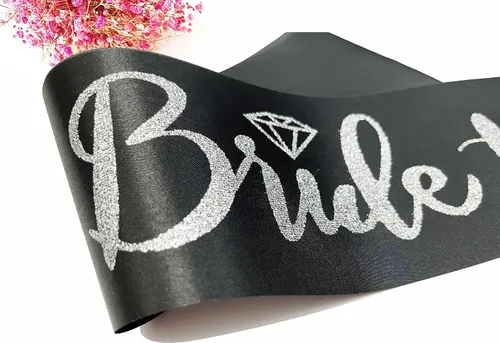 Vista 4 de Bride to Be - Banda de satén negro con letras plateadas con purpurina plateada, banda para despedida de soltera, boda, fiesta, recuerdos
