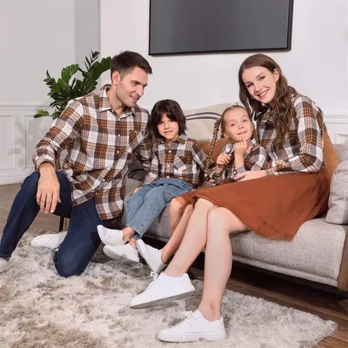 Vista 3 de PATPAT Conjuntos familiares a juego para mamá y yo, vestido de malla de tul de manga larga, camisa de botones a cuadros