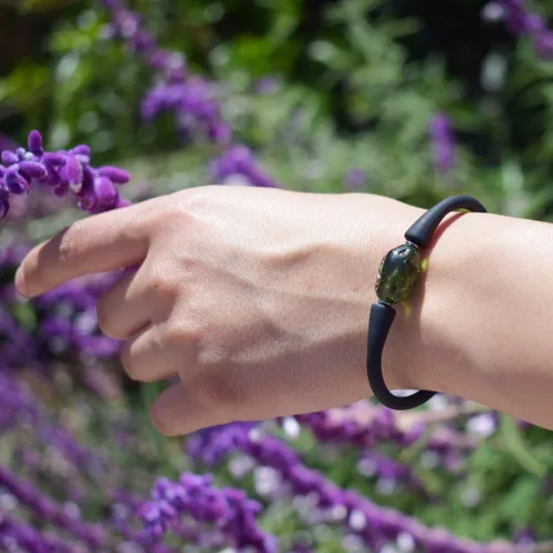 Vista 4 de Pulsera Piedra Moldavita por Stones Desire