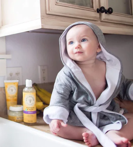Vista 3 de Burt's Bees Baby - Albornoz, bata con capucha infantil, tejido de rizo absorbente, 100% algodón orgánico, 0-9 meses (gris jaspeado)