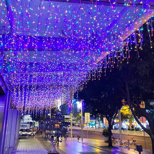 Vista 2 de GYDING - Luces LED decorativas en cascada para Navidad, decoración de ventanas, luces de hadas, 8 modos de iluminación, de enchufe, ideal