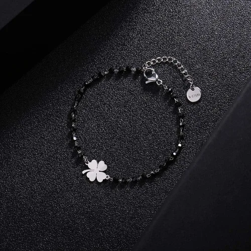 Vista 2 de Pulsera de trébol de cuatro hojas con dije de plata 925 con cuentas negras, pulsera ajustable con dije de la suerte simple para mujer