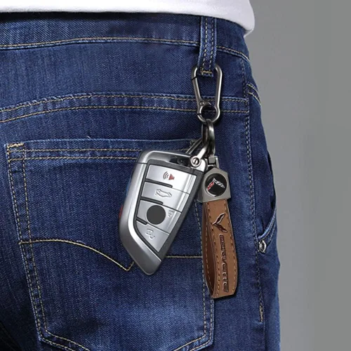 Vista 2 de KIKKS Llavero de cuero genuino para Corvette, llavero de acero inoxidable para mujeres y hombres, regalo familiar, Cuero-corv-ete-bn
