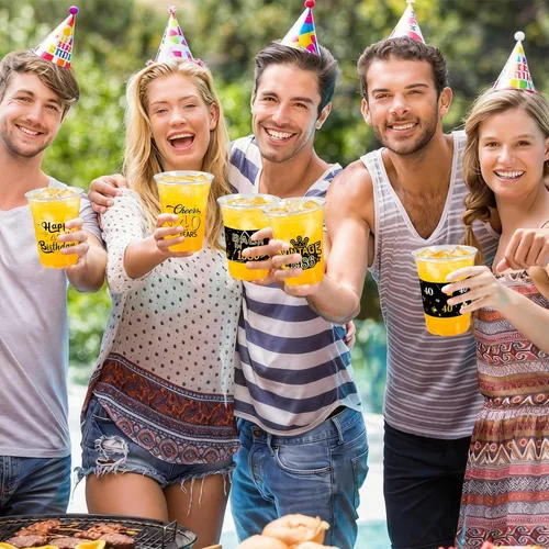 Vista 2 de 50 Piezas Vasos de Plástico para Fiesta de Cumpleaños 40 a Granel, 16 Oz Vasos de Beber Desechables de Plástico Transparente Negro Dorado