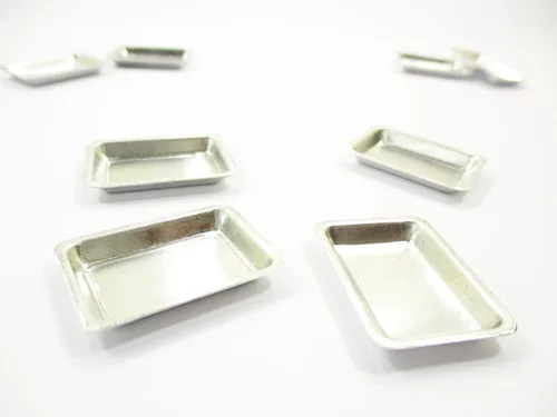 Vista 2 de Casa de muñecas Accesorios en miniatura 4 bandejas de lata pequeñas #S Suministro para panadería Dijes Deco - 8178 Mini tin metal trays lot, small
