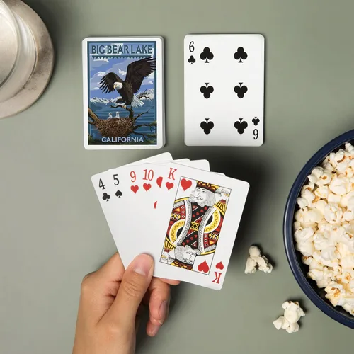 Vista 2 de Lantern Press Big Bear Lake, California, Águila calva y pollitos (52 cartas de juego de tamaño póquer, con comodines)