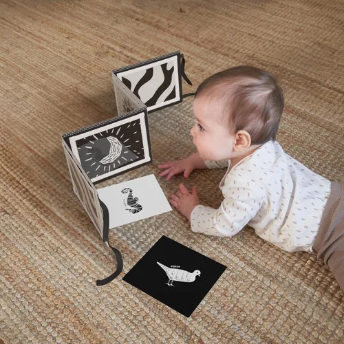Vista 5 de Libro de tiempo de barriga suave con espejo estimulante seguro para bebés - Divertido juguete Montessori en blanco y negro con relleno arrugado y 20