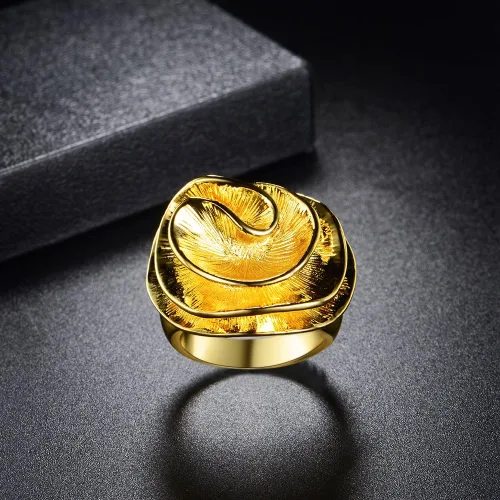 Vista 4 de Aprilery Anillos de oro y plata para mujer, anillos gruesos chapados en oro, anillos cuadrados de metal ancho, anillos cuadrados de cóctel, regalos