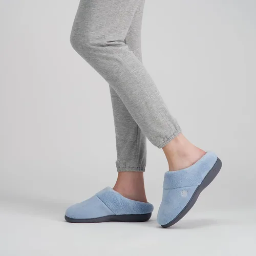Vista 2 de isotoner Pantuflas clásicas de espuma viscoelástica antideslizantes para mujer Ceniza