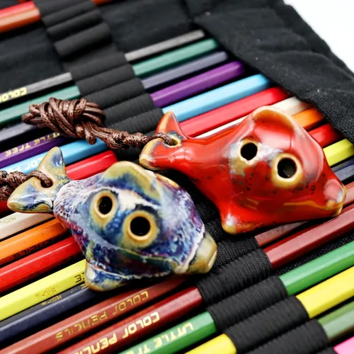 Vista 4 de 6 agujeros, Ocarina en forma de pez, Ocarina Alto C, Ocarinas de cerámica en Do mayor, instrumento de 2 piezas, cerámica roja y azul, decoración