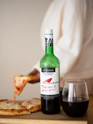 Vista 7 de St Regis Cabernet Sauvignon (vino sin alcohol)