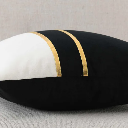 Vista 2 de WACOMECO Fundas de almohada de terciopelo, paquete de 2 fundas de cojín decorativas suaves con cuero dorado para sofá, dormitorio, sala de estar