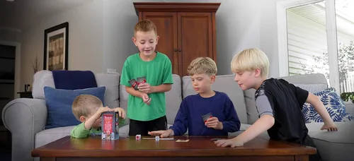 Vista 2 de Not It! Castle Land - Juego de dados y cartas de ritmo rápido para niños y familias Juego de emparejamiento con temática de caballeros, dragones