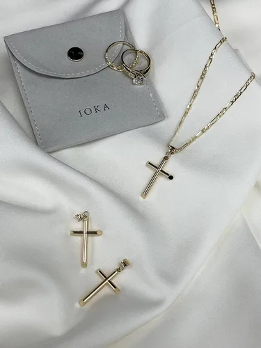 Vista 3 de Ioka Colgante clásico de cruz de oro amarillo pulido auténtico de 14 quilates con cadena Figaro 3+1 de 0.075in, joyería para mujeres y hombres