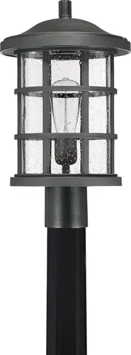 Vista 3 de Quoizel CSE9010EK Crusade - Soporte de poste para exteriores, 1 luz, 150 vatios, negro tierra (17 pulgadas de alto x 10 pulgadas de ancho)