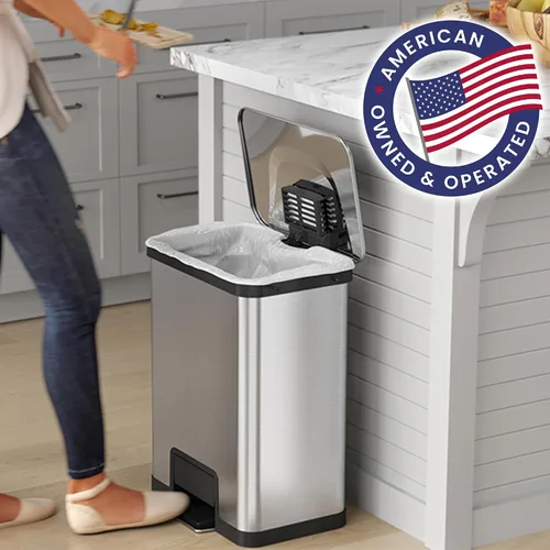 Vista 2 de iTouchless Airstep - Cubo de basura con pedal de 13 galones con sistema de control de olores, basurero de acero inoxidable de grado comercial