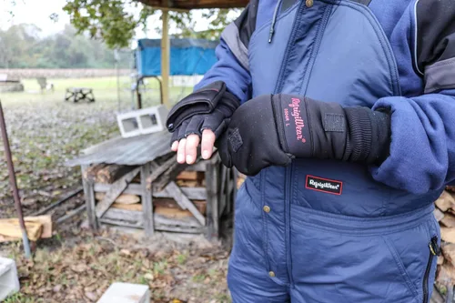 Vista 3 de RefrigiWear Unisex Softshell Convertible Mitt
