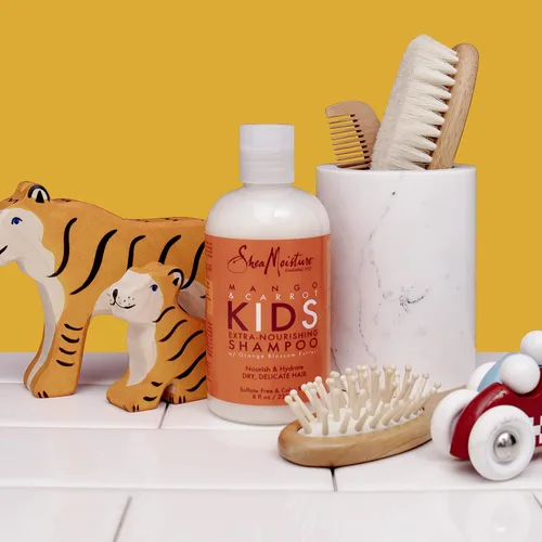 Vista 13 de SheaMoisture Champú extra nutritivo para el cuidado del cabello para niños Mango Zanahoria con manteca de karité 8 oz
