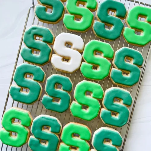 Vista 4 de Sweet Prints Inc Varsity Letter S - Cortador de galletas, apto para lavavajillas