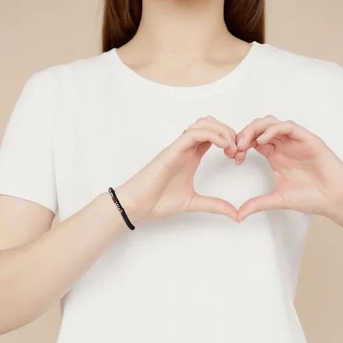 Vista 4 de Pulsera con código morse para parejas, mujeres y hombres, cuerda ajustable, grabada, juego de 2 pulseras de amor a juego, cuentas de madera