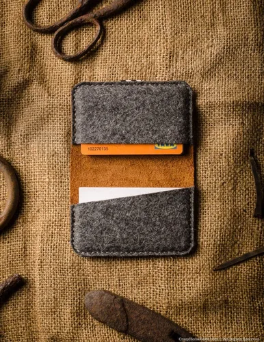 Vista 36 de Crazy Horse Craft Personalized Leather Card Holder, Business Card Case Felt Alpine Green